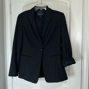 Jones New York Women’s Pinstripe Blazer Size 4 GUC